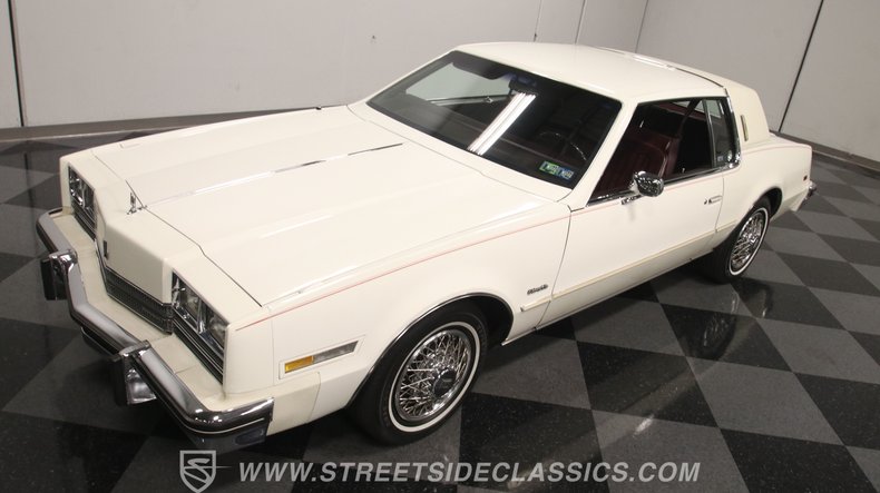 Oldsmobile-Toronado-1985-White-Maroon-20