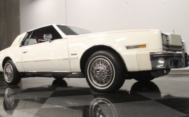 Oldsmobile-Toronado-1985-White-Maroon-31