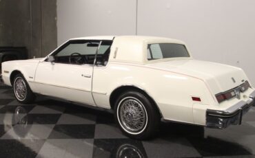 Oldsmobile-Toronado-1985-White-Maroon-4