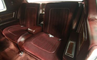Oldsmobile-Toronado-1985-White-Maroon-46