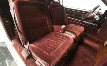 Oldsmobile-Toronado-1985-White-Maroon-49
