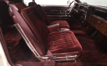 Oldsmobile-Toronado-1985-White-Maroon-7