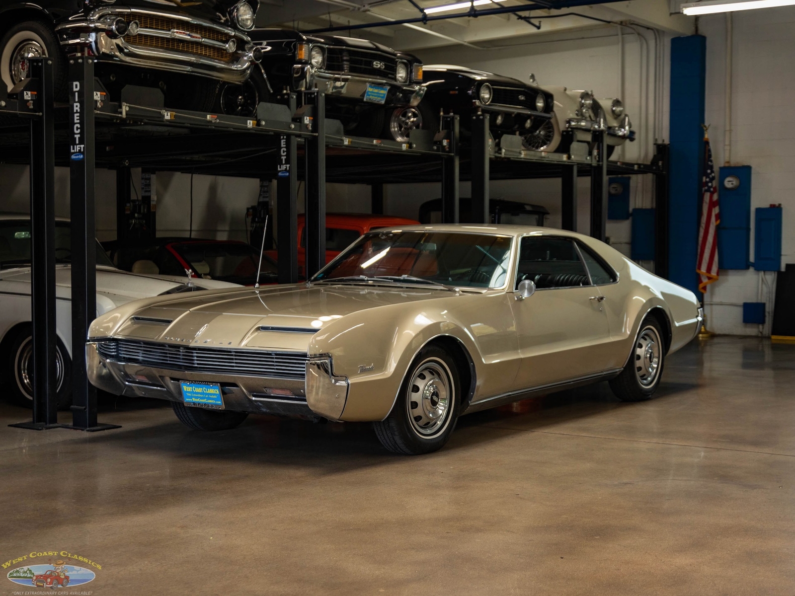 Oldsmobile Toronado Deluxe 1966 2 Door Hardtop