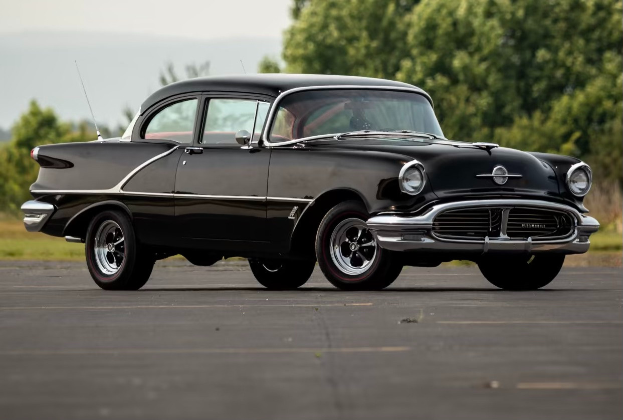 Oldsmobile-Two-Post-Rocket-88-Runabout-1956-Coupe-1