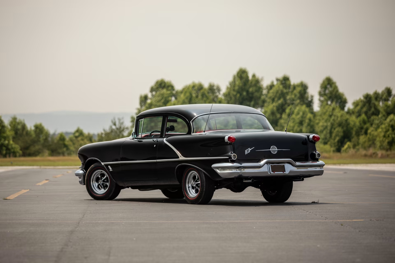 Oldsmobile-Two-Post-Rocket-88-Runabout-1956-Coupe-5