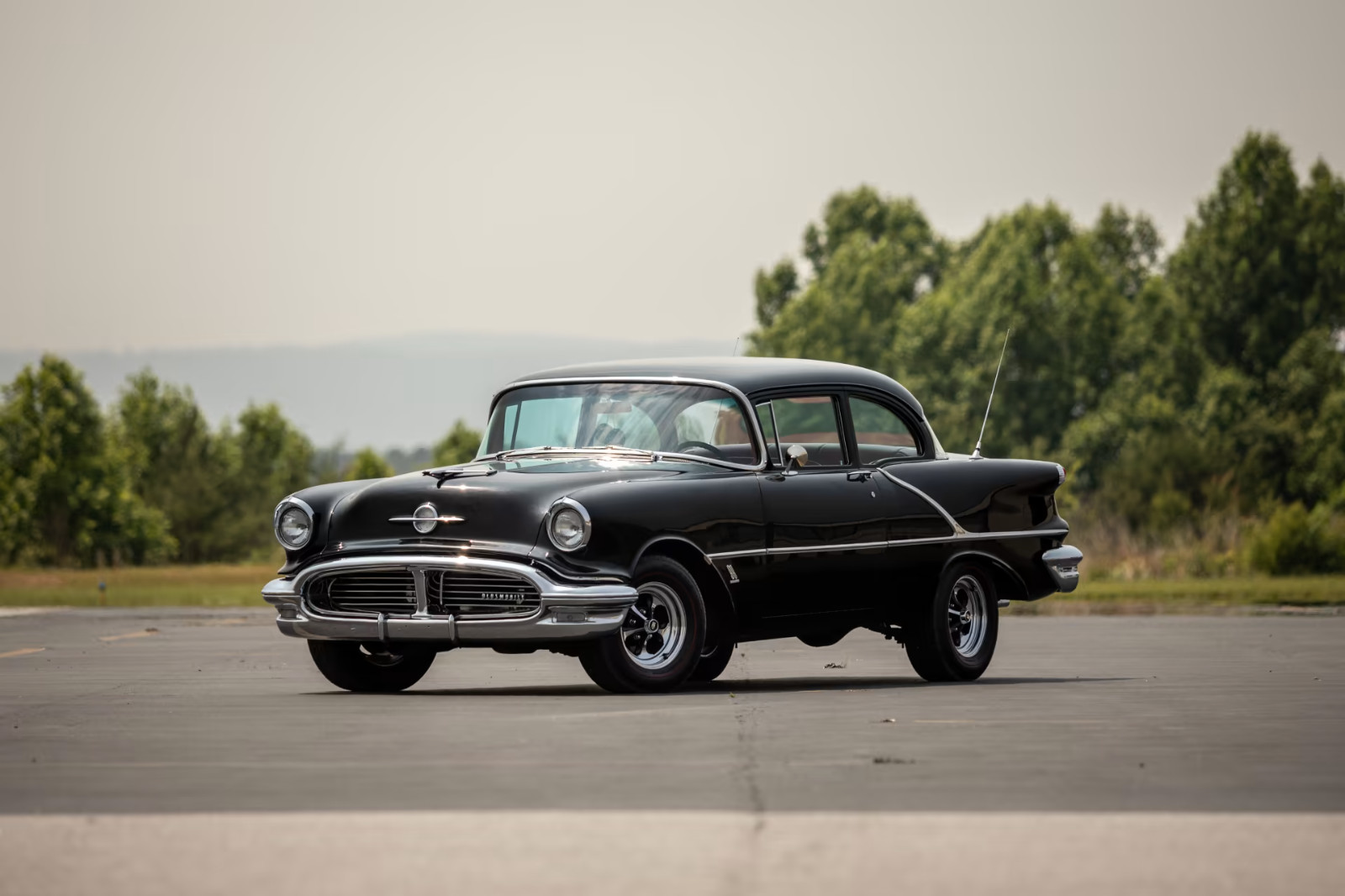 Oldsmobile-Two-Post-Rocket-88-Runabout-1956-Coupe-6