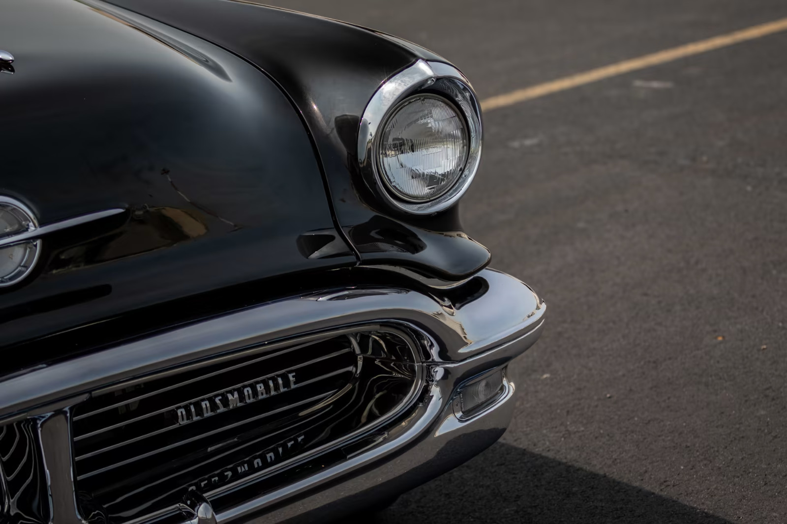 Oldsmobile-Two-Post-Rocket-88-Runabout-1956-Coupe-9