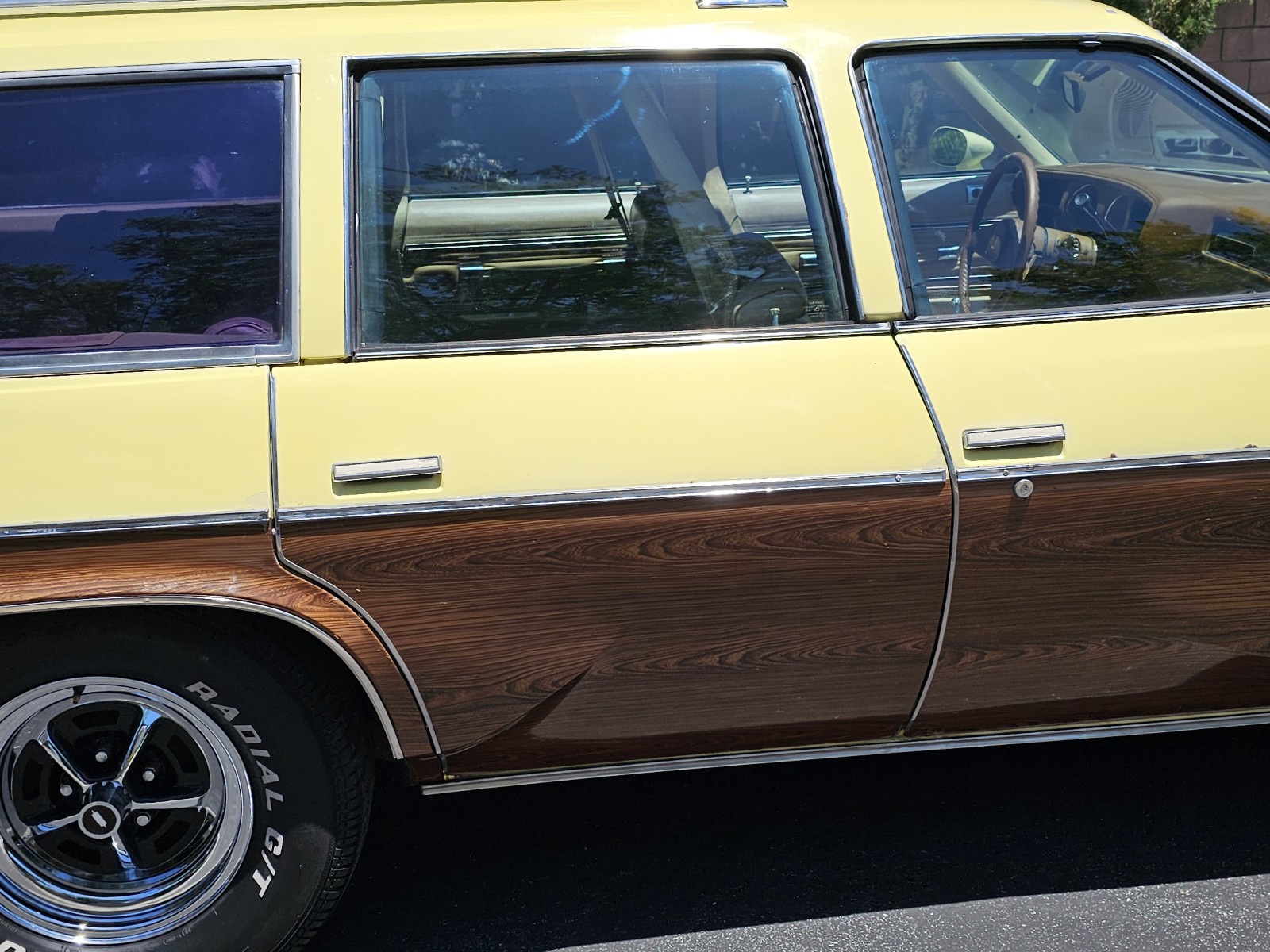 Oldsmobile-Vista-Cruiser-1977-23
