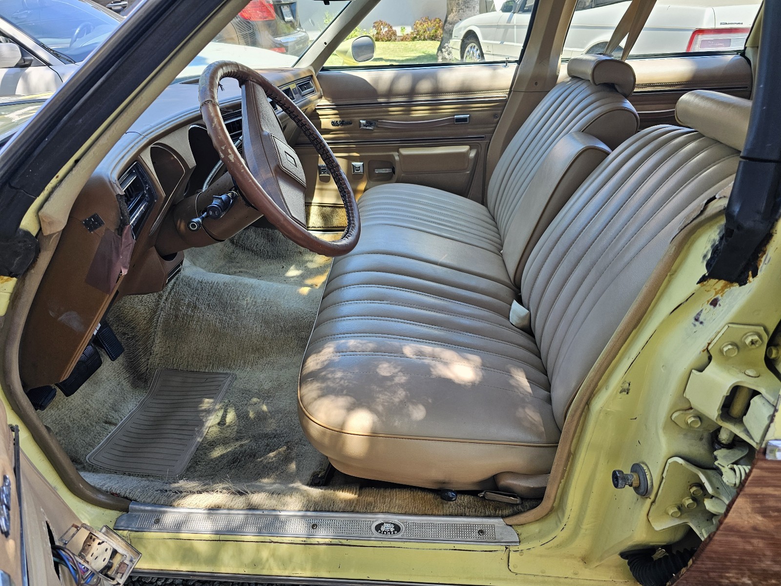 Oldsmobile-Vista-Cruiser-1977-29