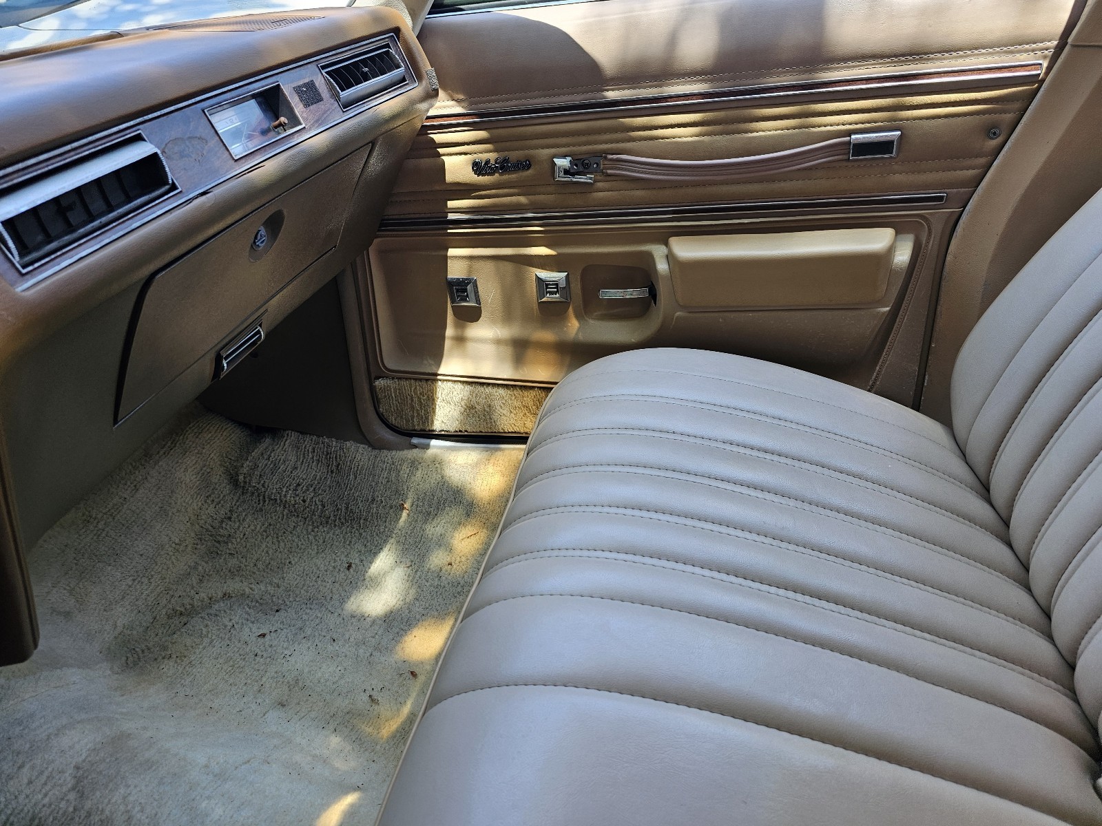 Oldsmobile-Vista-Cruiser-1977-37