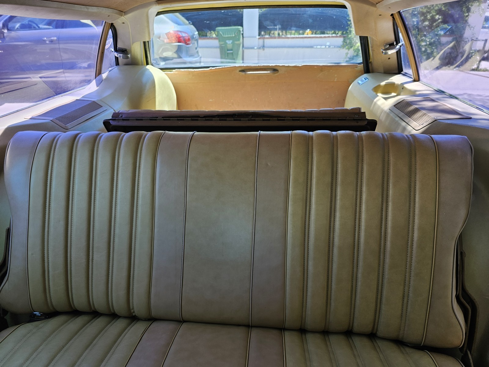 Oldsmobile-Vista-Cruiser-1977-38