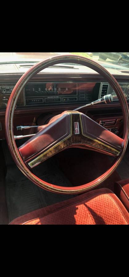 Oldsmobile-cutlass-supreme-1981-red-2