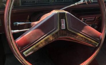 Oldsmobile-cutlass-supreme-1981-red-2