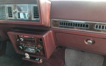 Oldsmobile-cutlass-supreme-1981-red-3