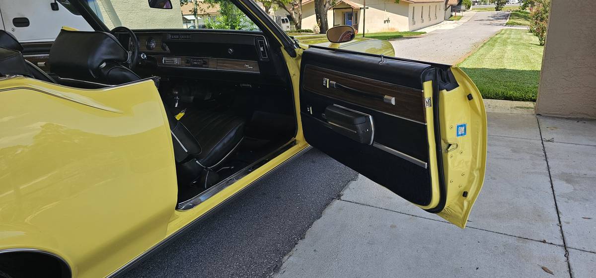 Oldsmobile-cutlass-supreme-convertible-1972-yellow-14