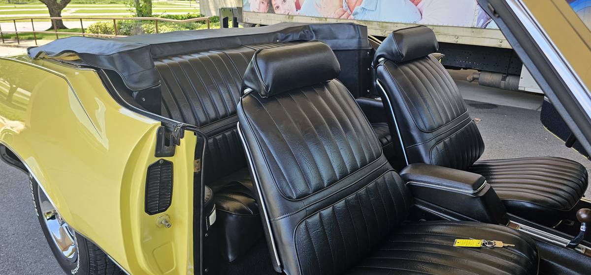 Oldsmobile-cutlass-supreme-convertible-1972-yellow-15