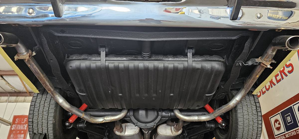 Oldsmobile-cutlass-supreme-convertible-1972-yellow-18