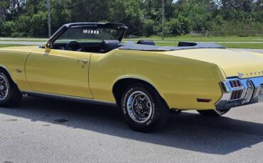 Oldsmobile-cutlass-supreme-convertible-1972-yellow-2