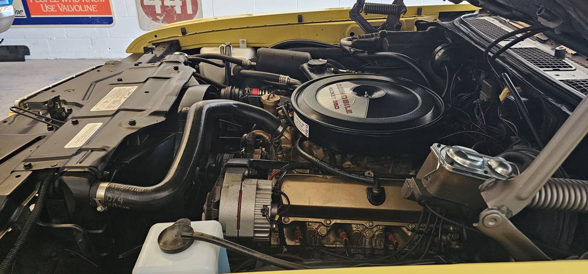 Oldsmobile-cutlass-supreme-convertible-1972-yellow-22