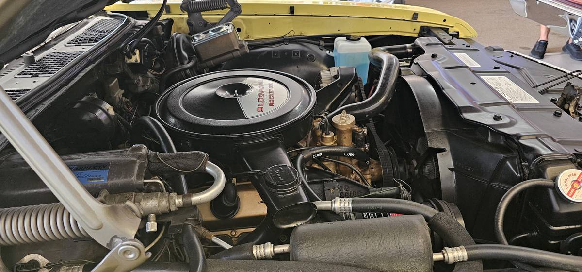 Oldsmobile-cutlass-supreme-convertible-1972-yellow-23