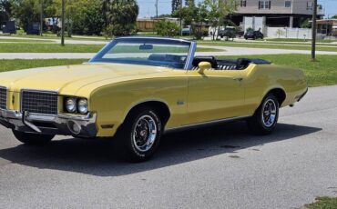 Oldsmobile-cutlass-supreme-convertible-1972-yellow