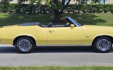 Oldsmobile-cutlass-supreme-convertible-1972-yellow-5