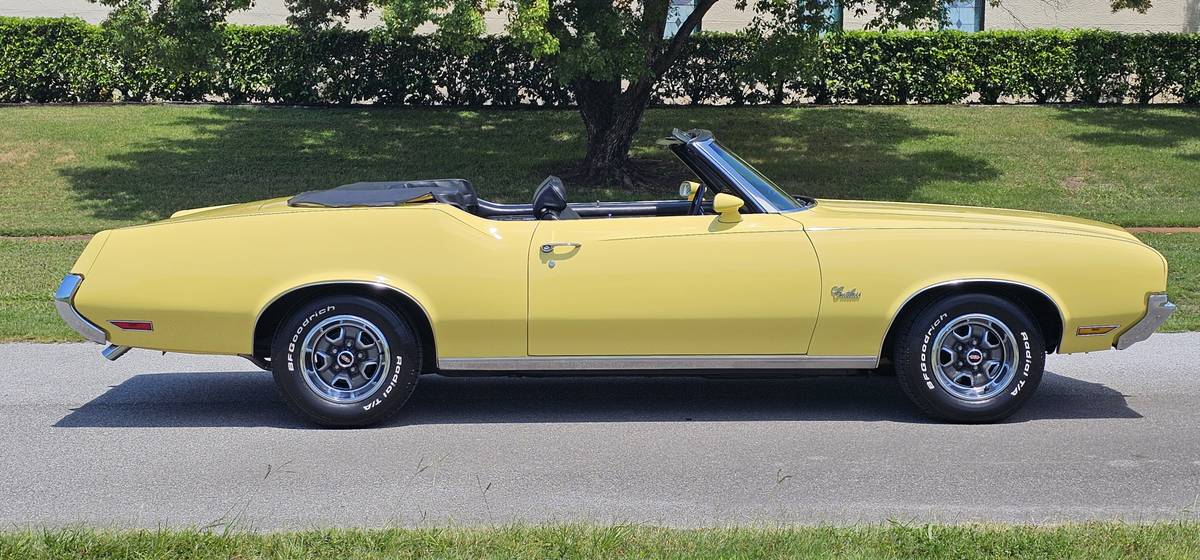 Oldsmobile-cutlass-supreme-convertible-1972-yellow-5