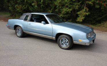 Oldsmobile-cutlass-supreme-supreme-brougham-1985-blue-13