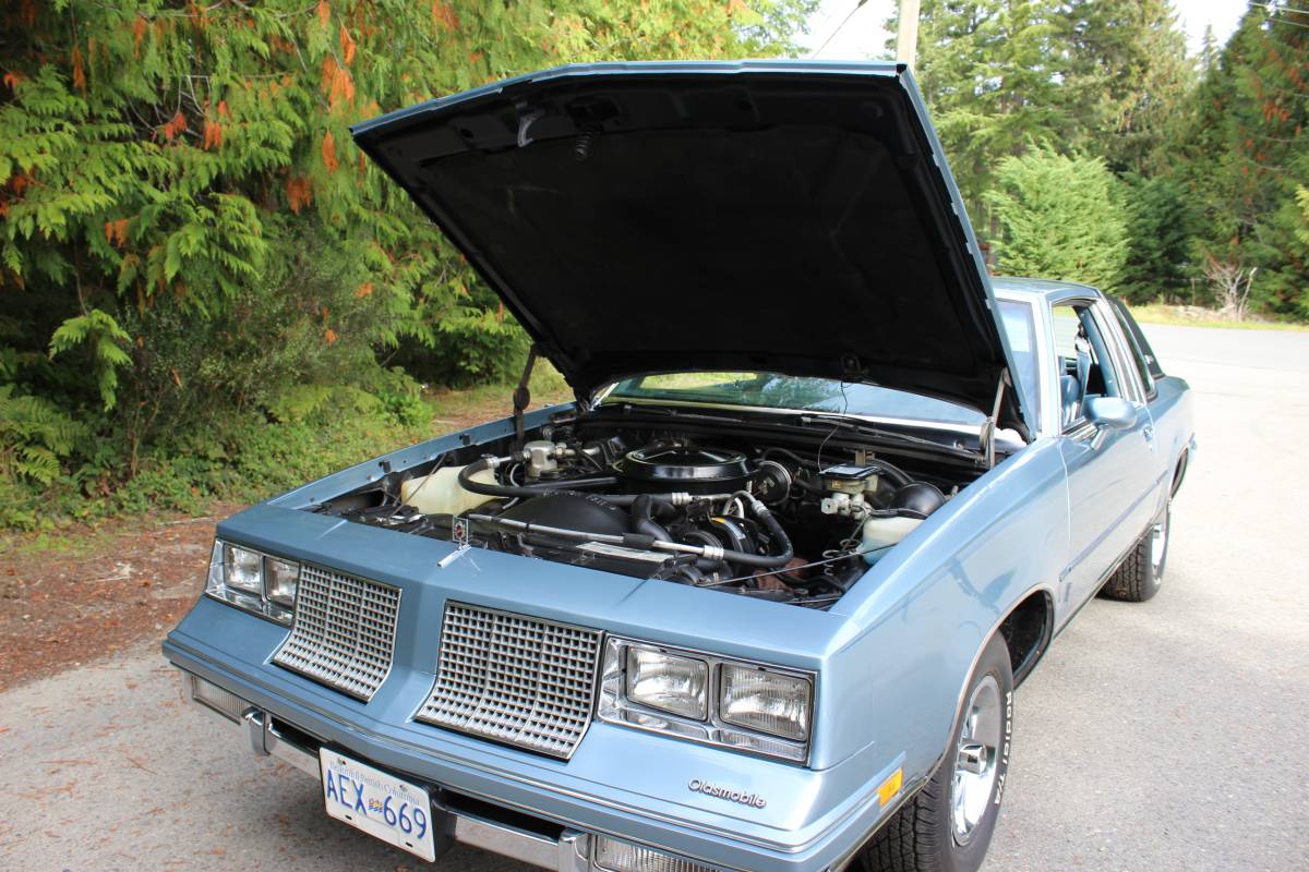 Oldsmobile-cutlass-supreme-supreme-brougham-1985-blue-16