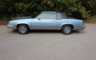 Oldsmobile-cutlass-supreme-supreme-brougham-1985-blue-2