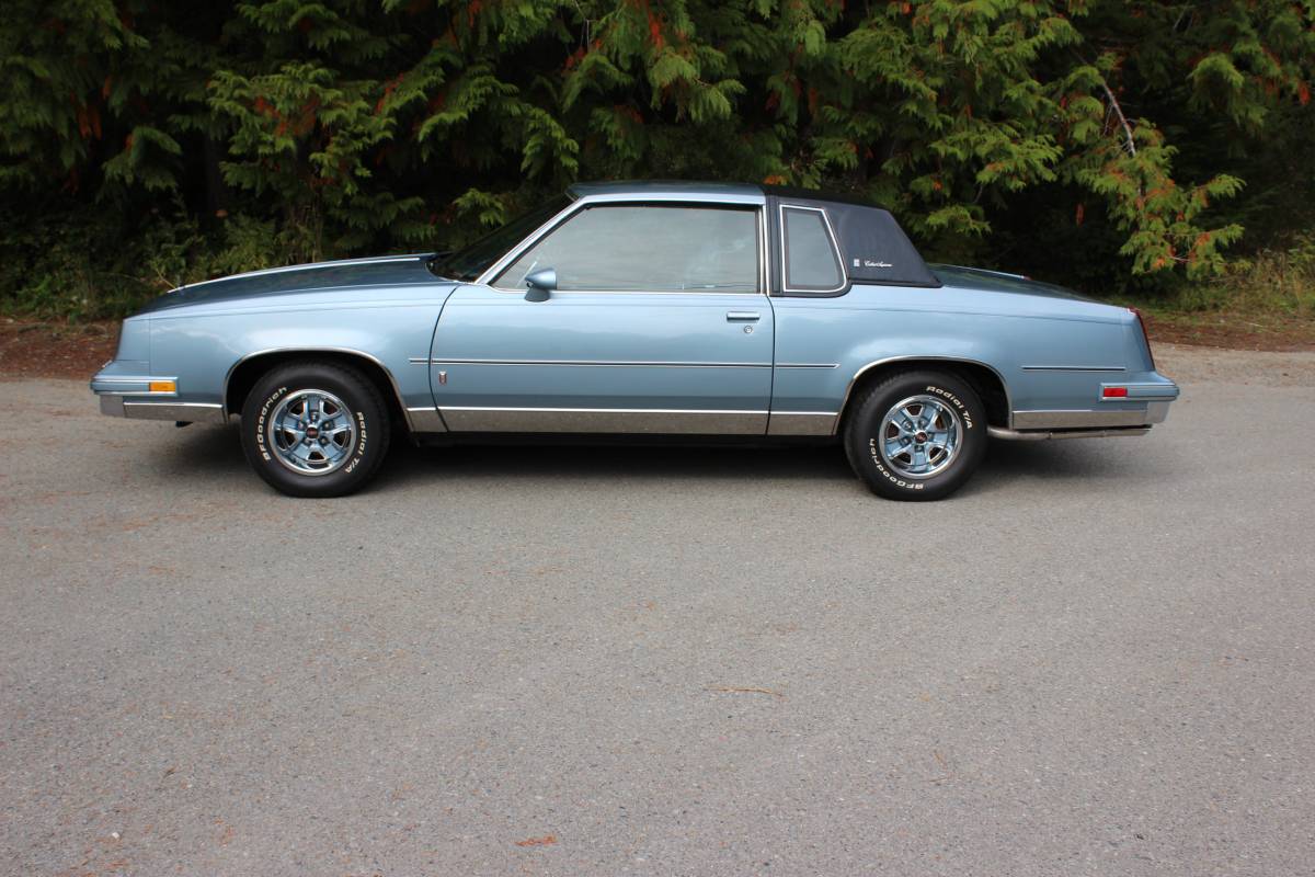Oldsmobile-cutlass-supreme-supreme-brougham-1985-blue-2