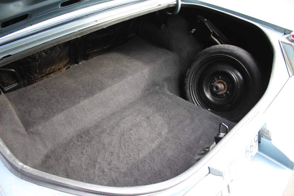 Oldsmobile-cutlass-supreme-supreme-brougham-1985-blue-22