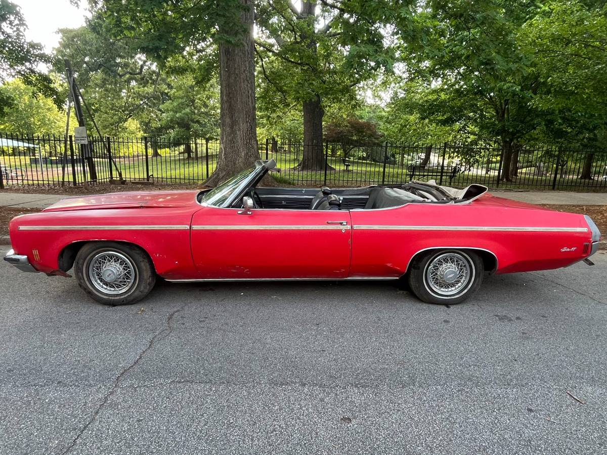 Oldsmobile-delta-88-1972-red-1