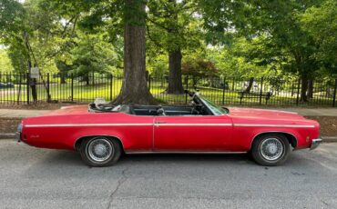 Oldsmobile-delta-88-1972-red