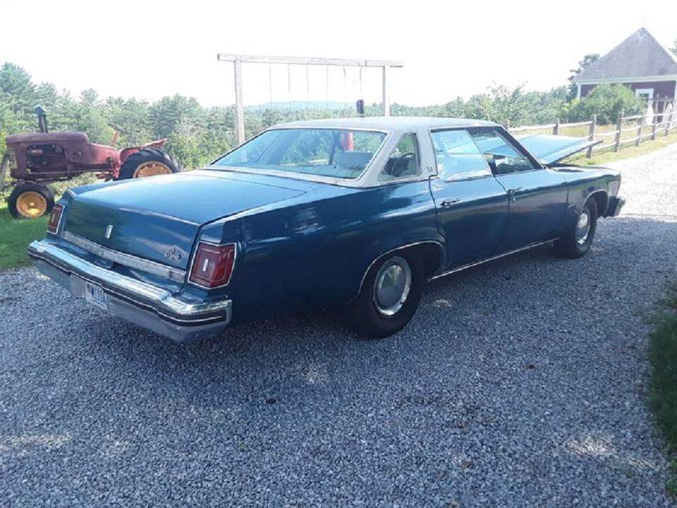 Oldsmobile-delta-88-royale-1976-blue-1