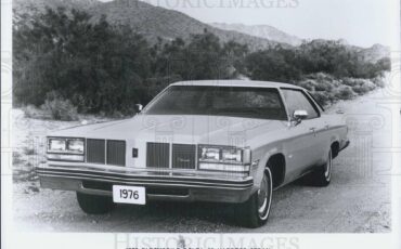 Oldsmobile-delta-88-royale-1976-blue-2