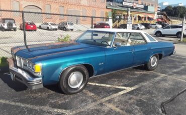 Oldsmobile-delta-88-royale-1976-blue-5