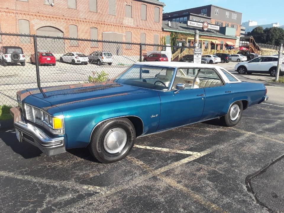 Oldsmobile-delta-88-royale-1976-blue-5