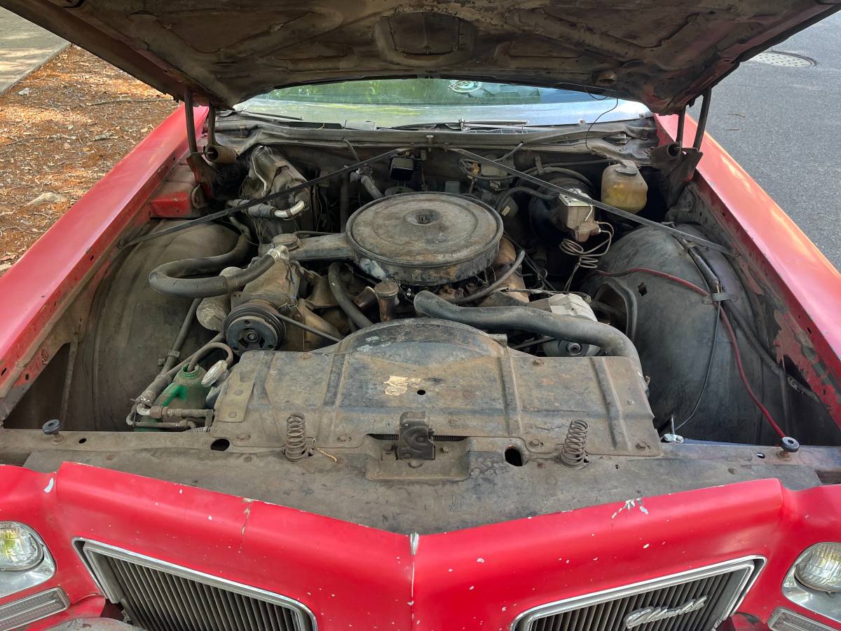 Oldsmobile-delta-88-royale-convertible-1972-red-12
