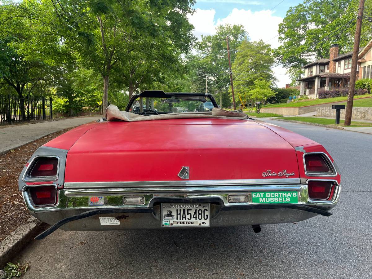 Oldsmobile-delta-88-royale-convertible-1972-red-4