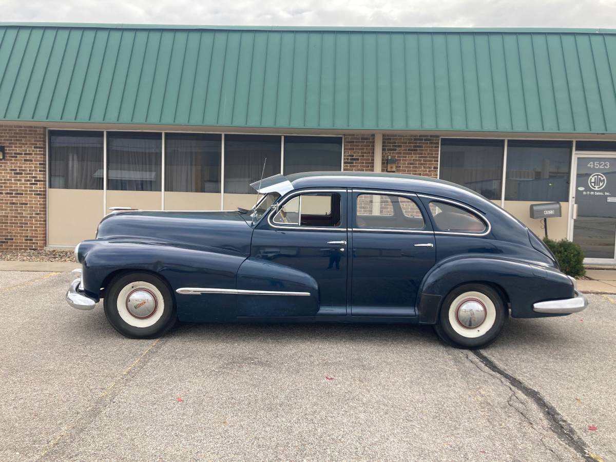 Oldsmobile-dynamic-76-1946-blue-1