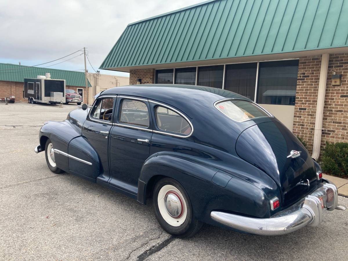 Oldsmobile-dynamic-76-1946-blue-2