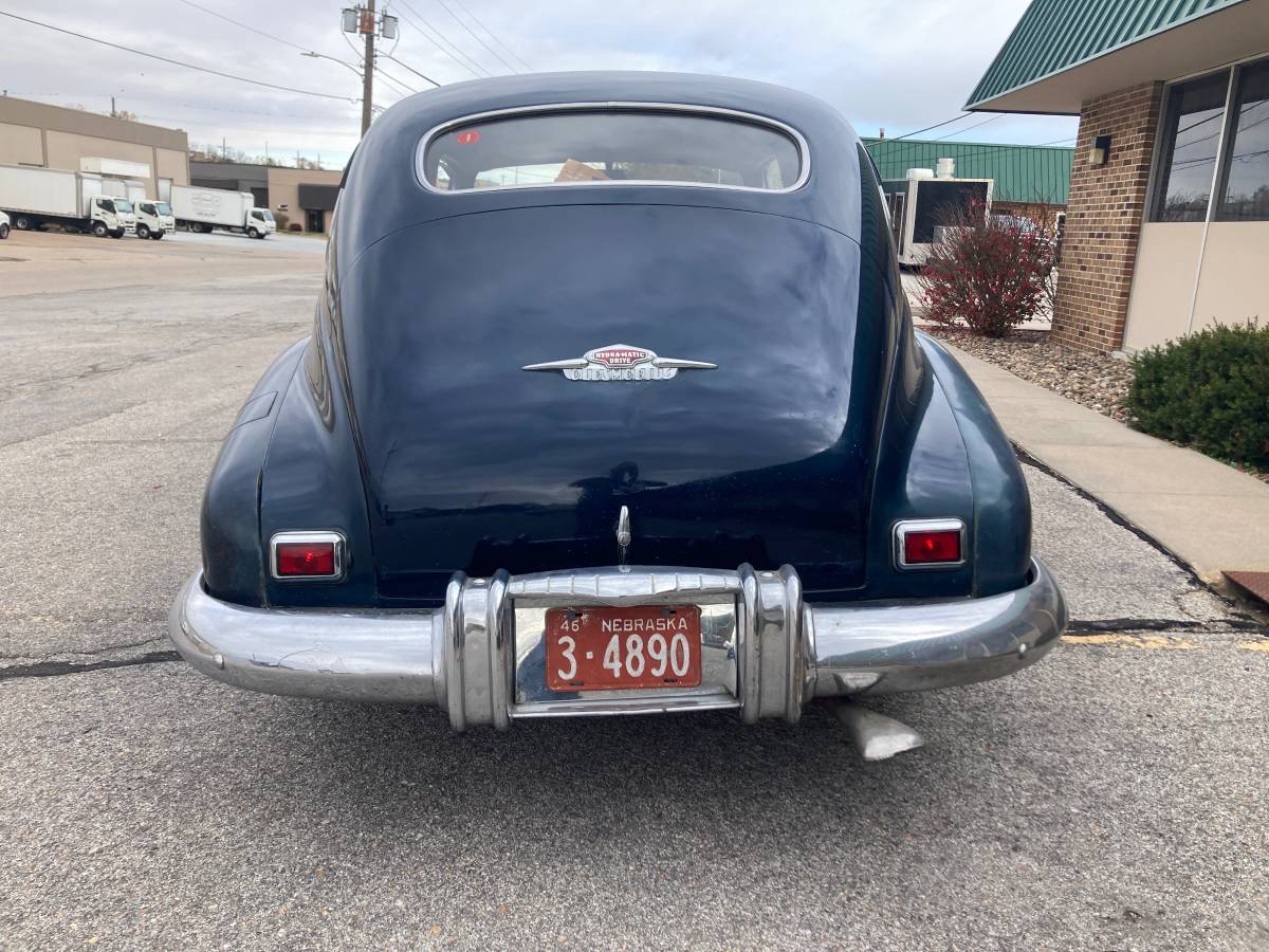 Oldsmobile-dynamic-76-1946-blue-3
