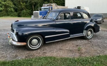 Oldsmobile-sedan-66-1948-blue-1