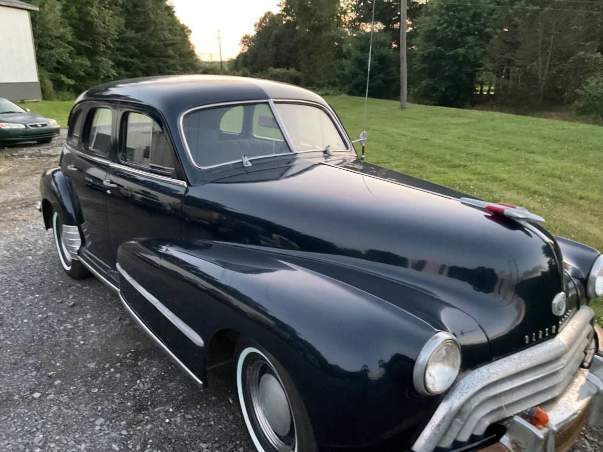 Oldsmobile-sedan-66-1948-blue-11