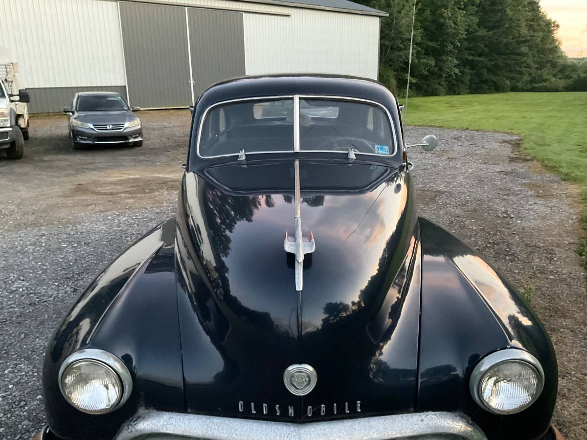 Oldsmobile-sedan-66-1948-blue-12