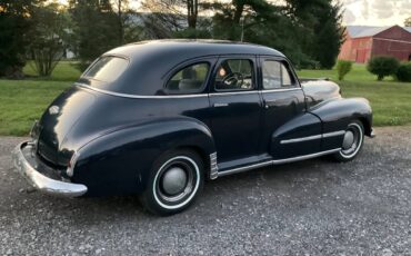 Oldsmobile-sedan-66-1948-blue-16