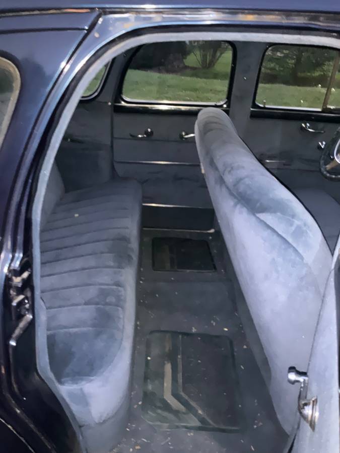 Oldsmobile-sedan-66-1948-blue-18