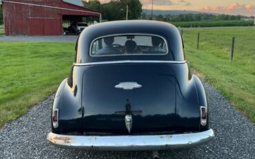 Oldsmobile-sedan-66-1948-blue-2