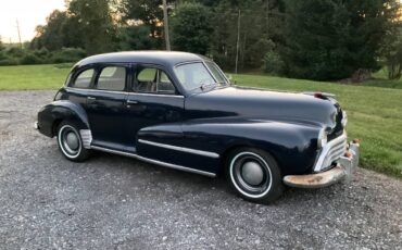 Oldsmobile-sedan-66-1948-blue